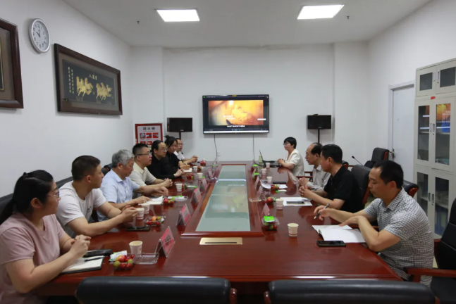 河北省醫(yī)養(yǎng)結(jié)合促進(jìn)會(huì)執(zhí)行會(huì)長(zhǎng)一行到我校考察交流